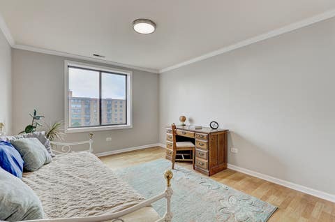 Tiny photo for 1717 W CRYSTAL Lane #512, Mount Prospect, IL 60056 (MLS # 12726860)