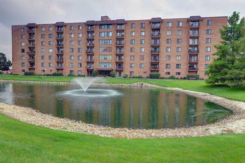 Tiny photo for 1717 W CRYSTAL Lane #512, Mount Prospect, IL 60056 (MLS # 12726860)