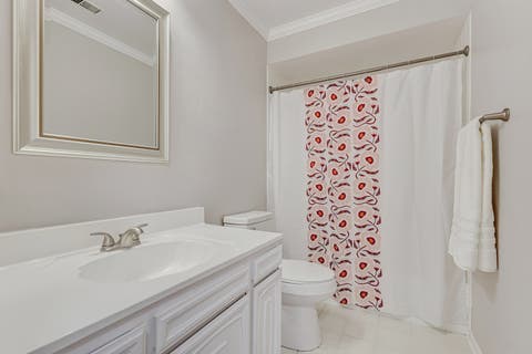 Tiny photo for 1717 W CRYSTAL Lane #512, Mount Prospect, IL 60056 (MLS # 12726860)
