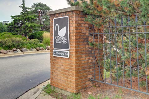 Tiny photo for 1717 W CRYSTAL Lane #512, Mount Prospect, IL 60056 (MLS # 12726860)