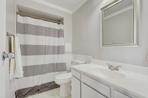 Tiny photo for 1717 W CRYSTAL Lane #512, Mount Prospect, IL 60056 (MLS # 12726860)