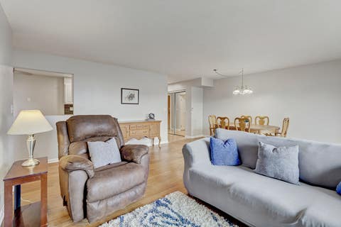 Tiny photo for 1717 W CRYSTAL Lane #512, Mount Prospect, IL 60056 (MLS # 12726860)