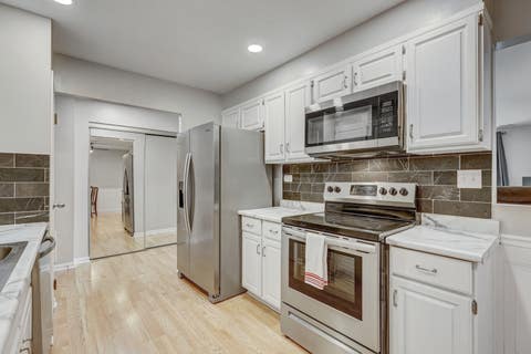 Tiny photo for 1717 W CRYSTAL Lane #512, Mount Prospect, IL 60056 (MLS # 12726860)