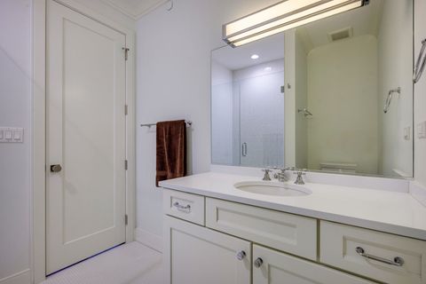 Tiny photo for 2119 N Kenmore Avenue, Chicago, IL 60614 (MLS # 12631580)