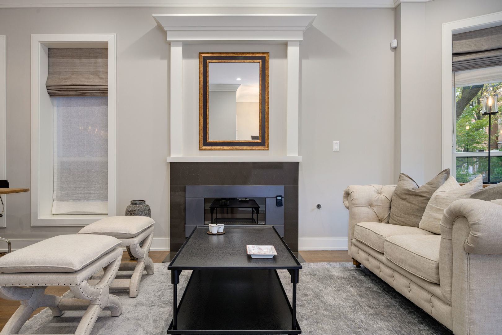 2119 N Kenmore Avenue