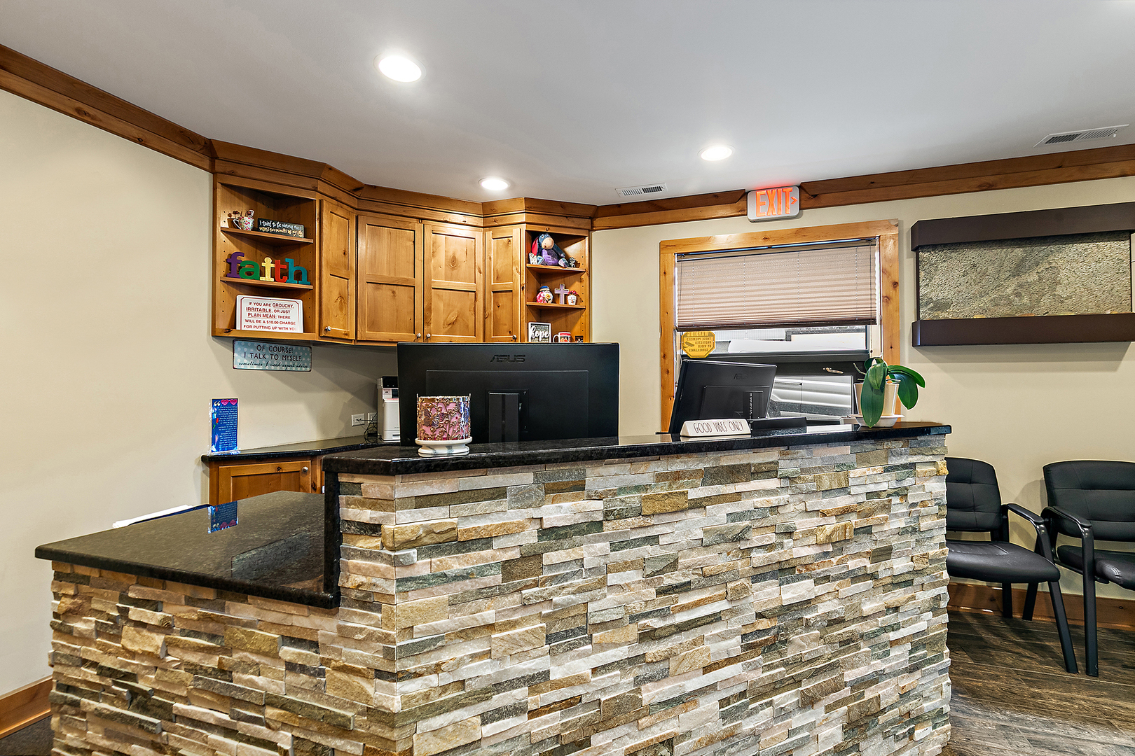 370 E Prairie Street 13