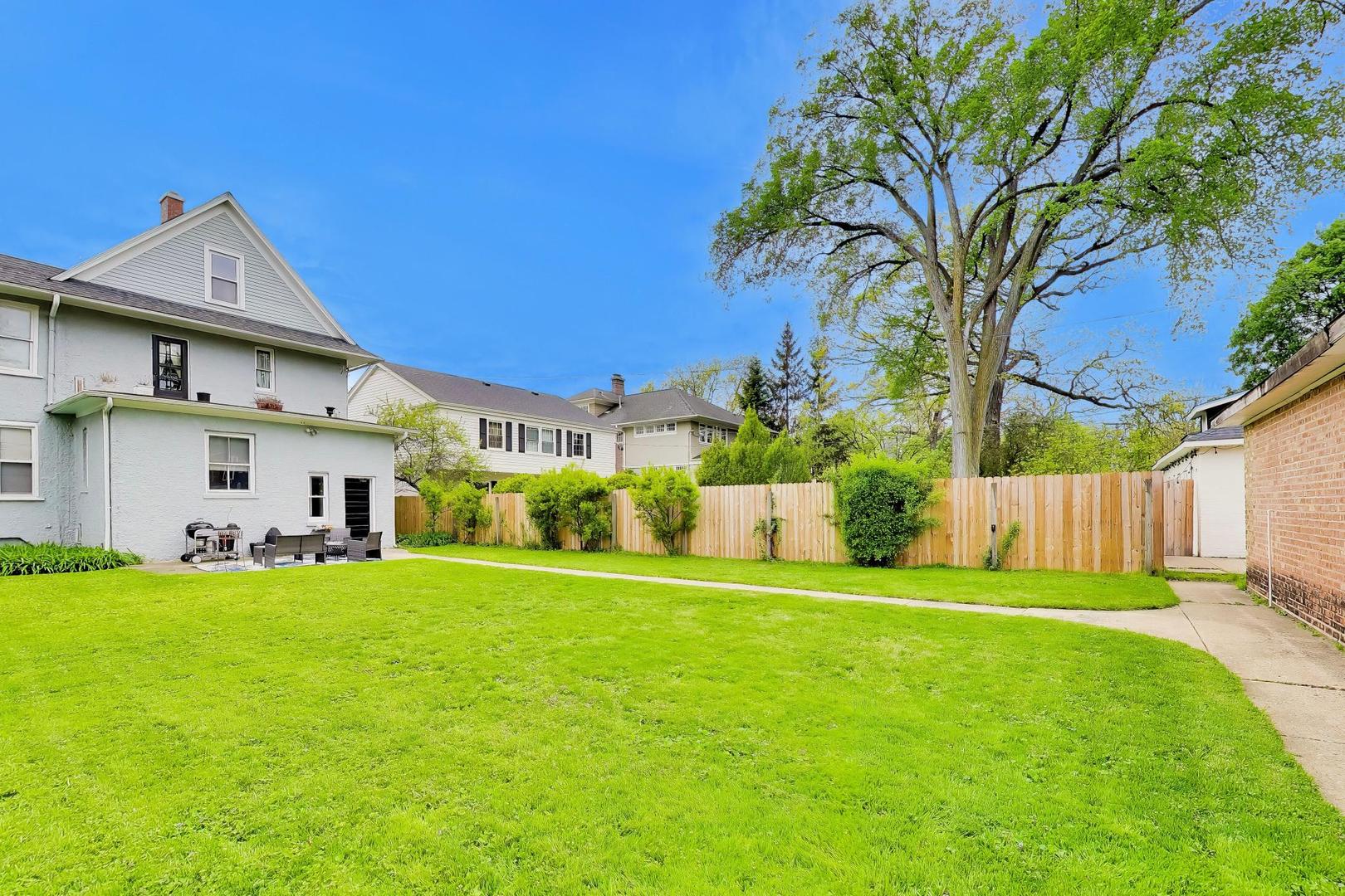 1458 Lake Avenue
