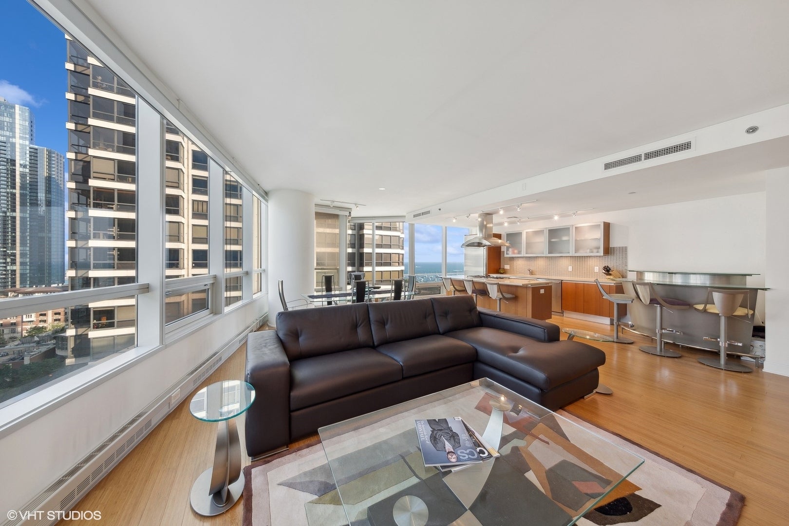 340 E Randolph Street 1000
