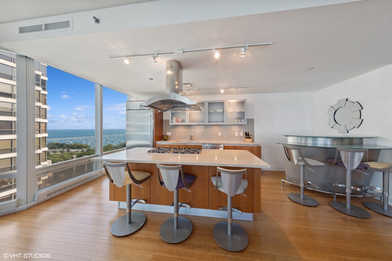 340 E Randolph Street 1000