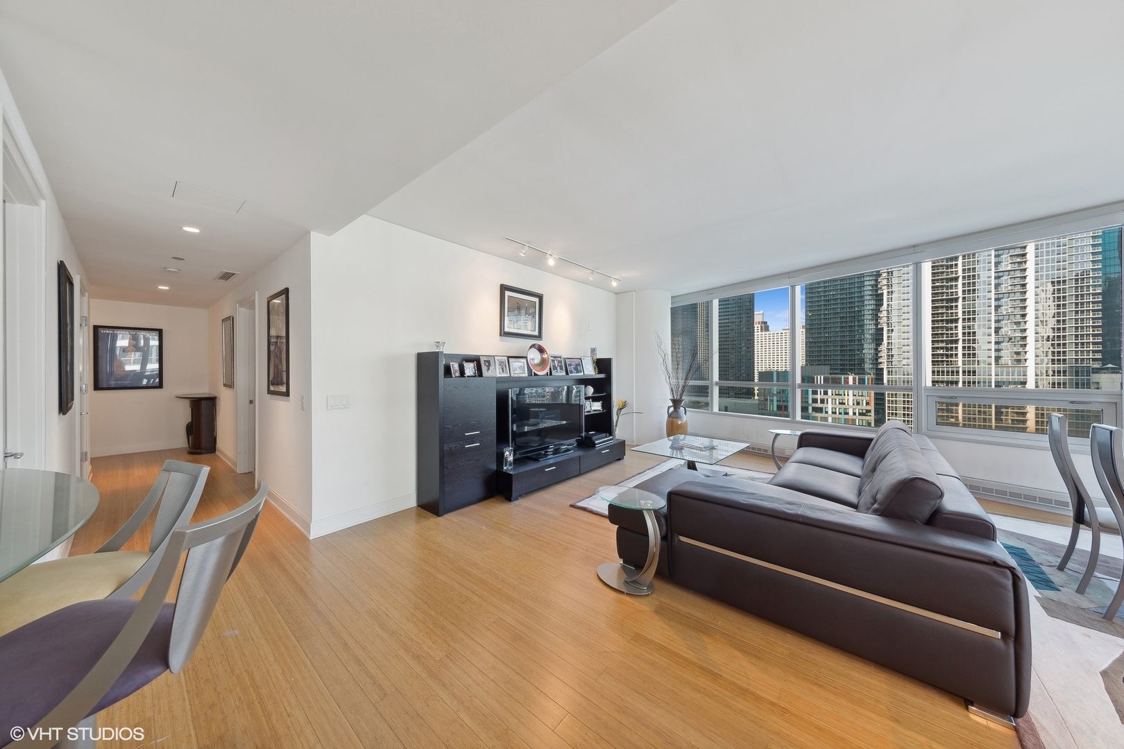340 E Randolph Street 1000