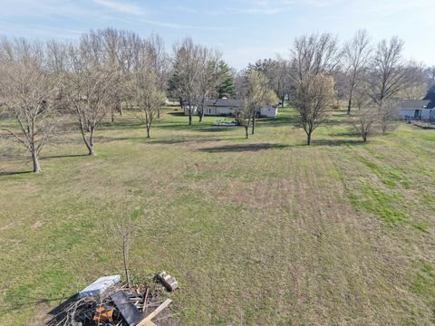 Tiny photo for 13975 Leisure Lane, Benton, IL 62812 (MLS # 12598775)