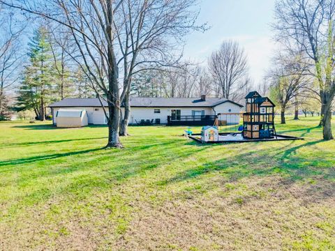 Tiny photo for 13975 Leisure Lane, Benton, IL 62812 (MLS # 12598775)