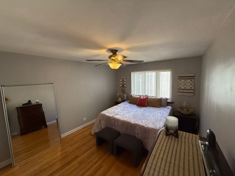 Tiny photo for 2032 E 72nd Place #2E, Chicago, IL 60649 (MLS # 12482833)