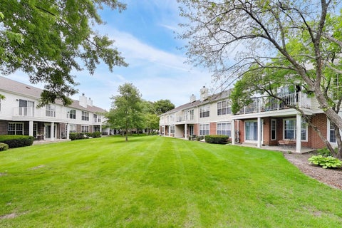 Tiny photo for 437 Grosse Pointe Circle #437, Vernon Hills, IL 60061 (MLS # 12701065)