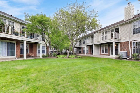 Tiny photo for 437 Grosse Pointe Circle #437, Vernon Hills, IL 60061 (MLS # 12701065)