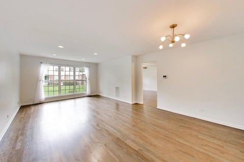 Tiny photo for 437 Grosse Pointe Circle #437, Vernon Hills, IL 60061 (MLS # 12701065)