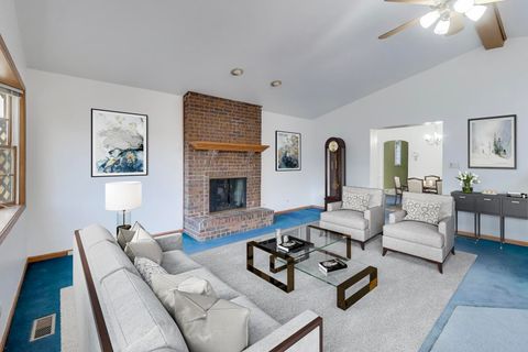 Tiny photo for 4823 W Balmoral Avenue, Chicago, IL 60630 (MLS # 12559056)