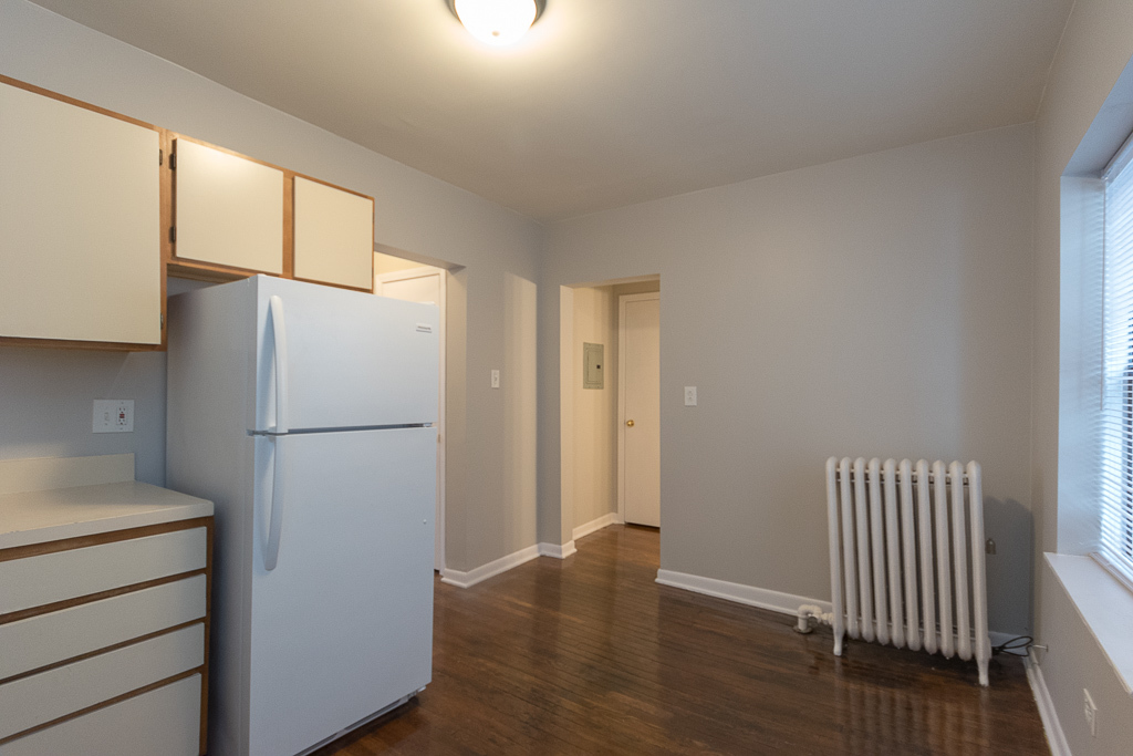 5748 N Winthrop Avenue 302