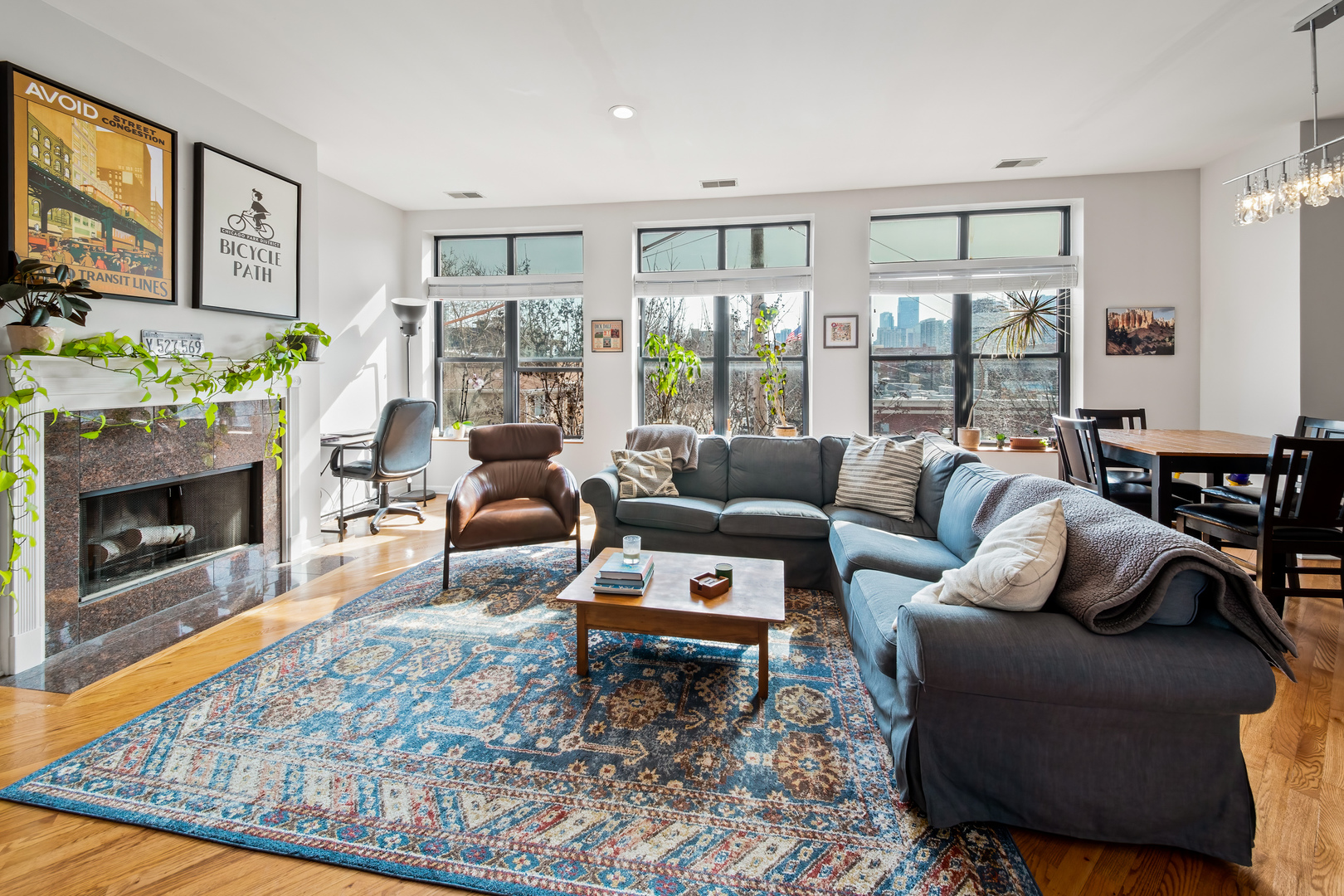 522 N ELIZABETH Street 2S