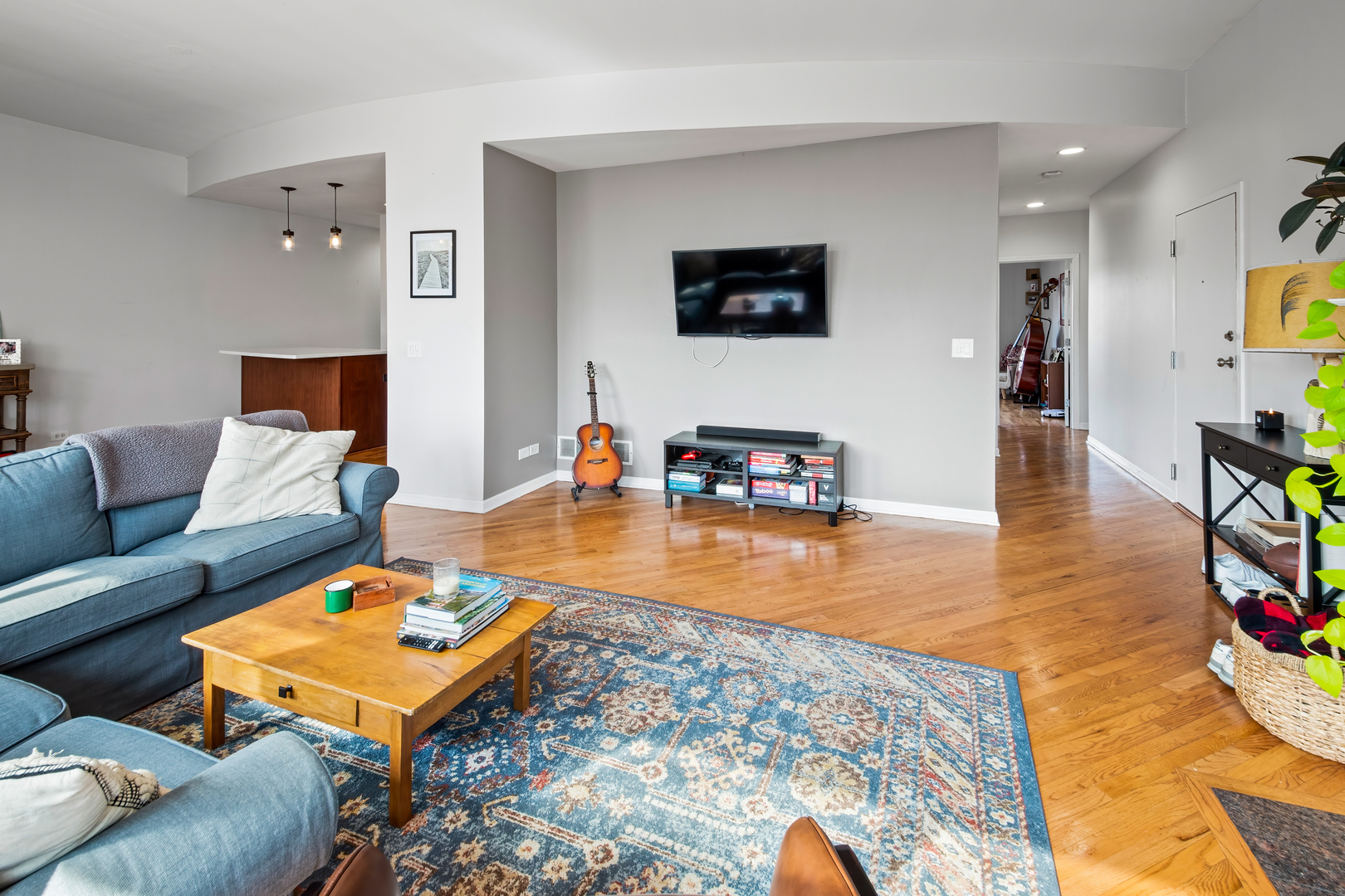 522 N ELIZABETH Street 2S