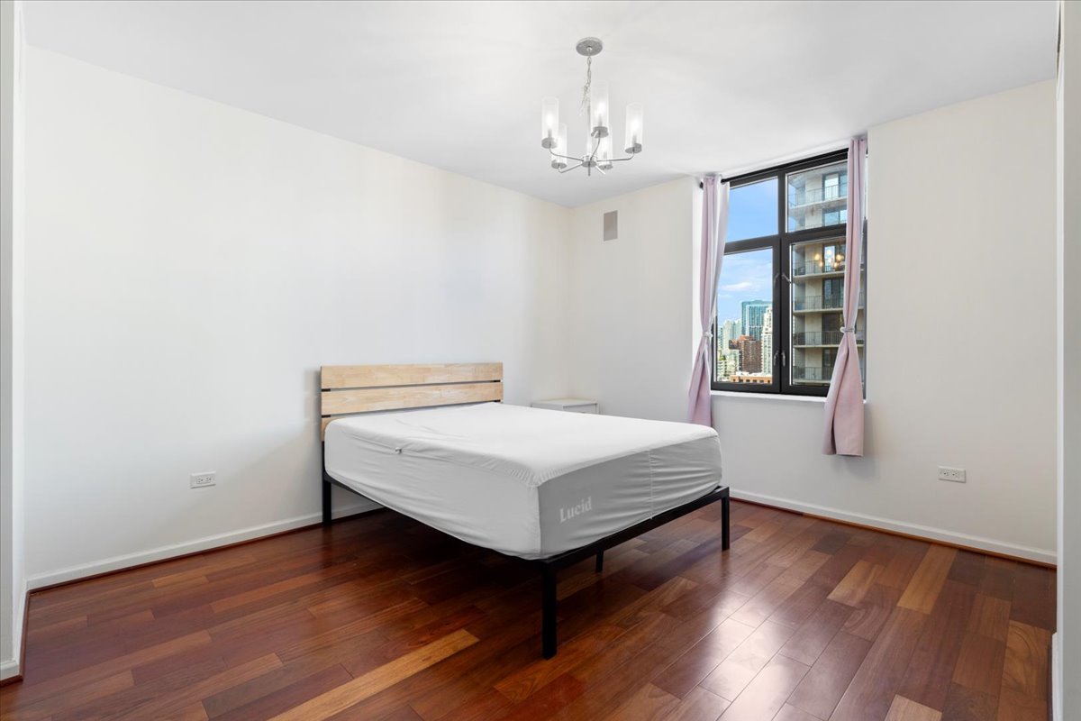 Chicago, Illinois 60654, United States, 1 Bedroom Bedrooms, ,1 BathroomBathrooms,Residential,Active,227011