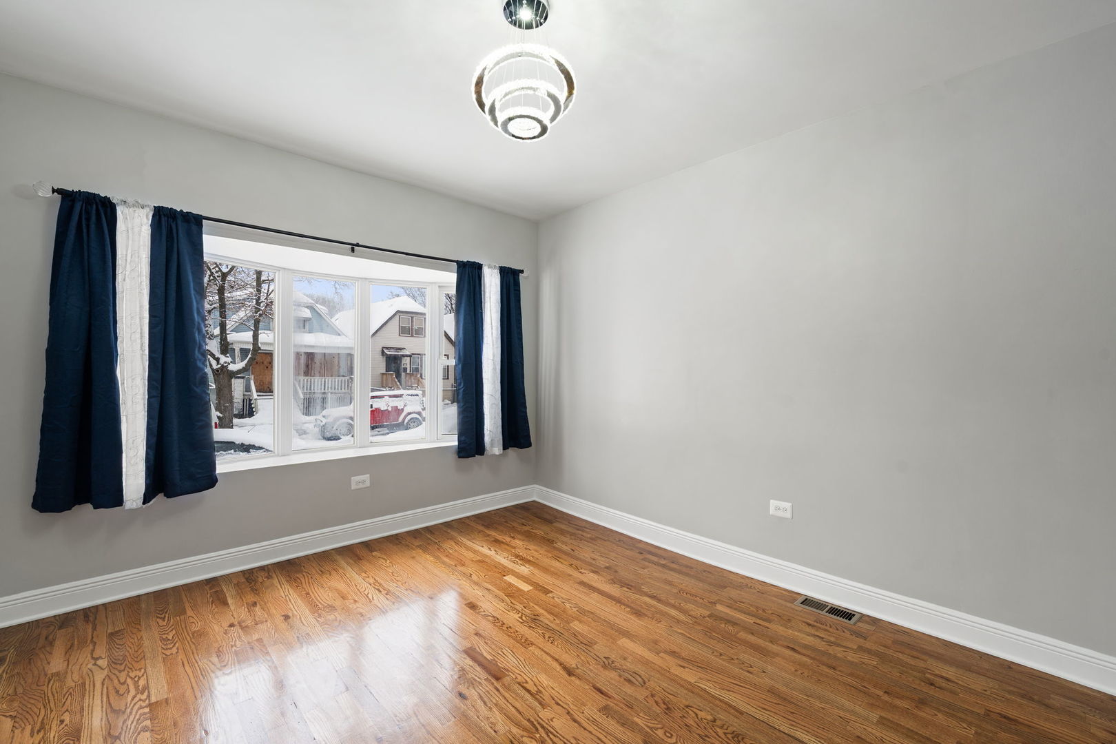 6402 S Claremont Street