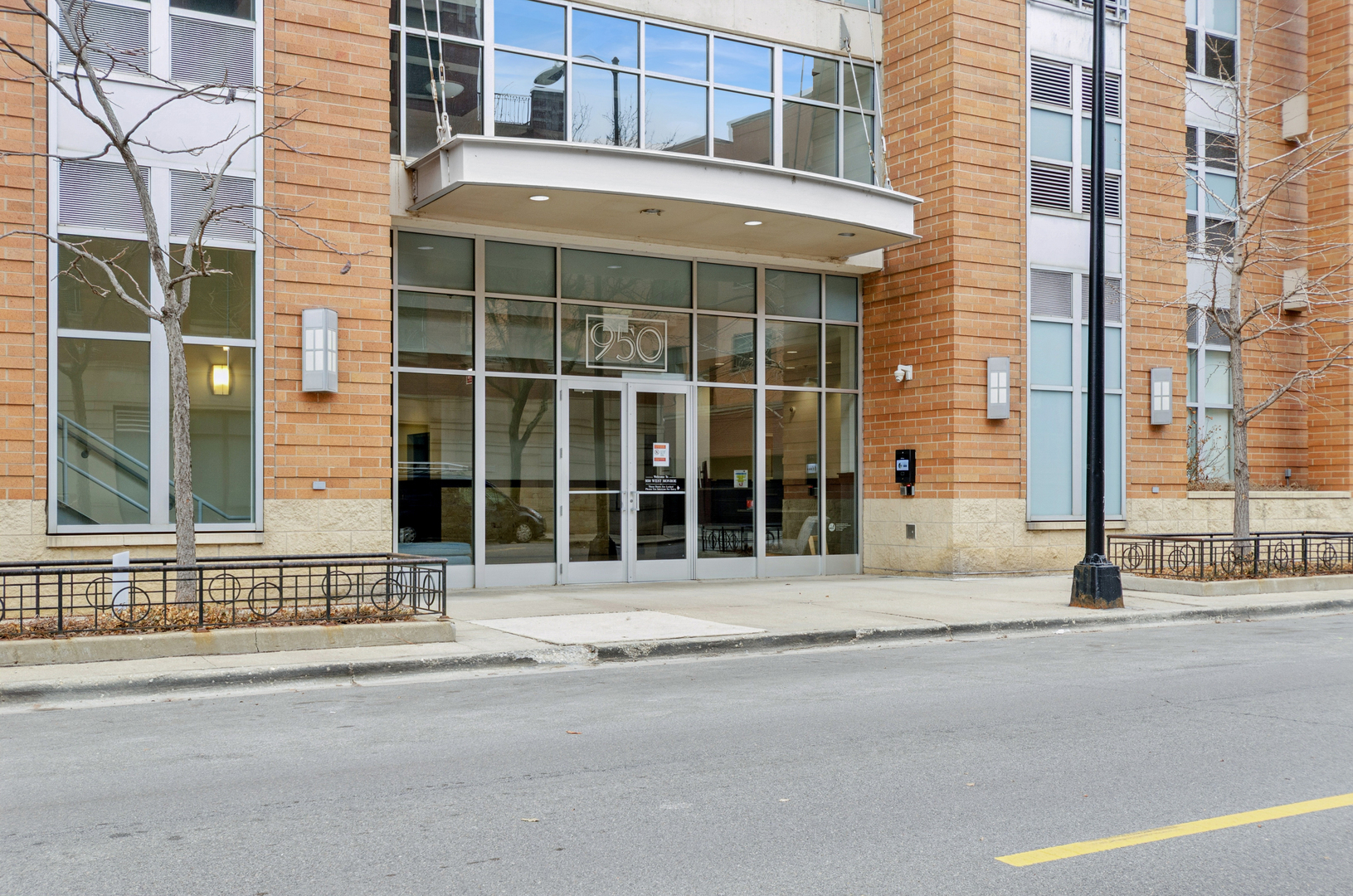 950 W Monroe Street 809