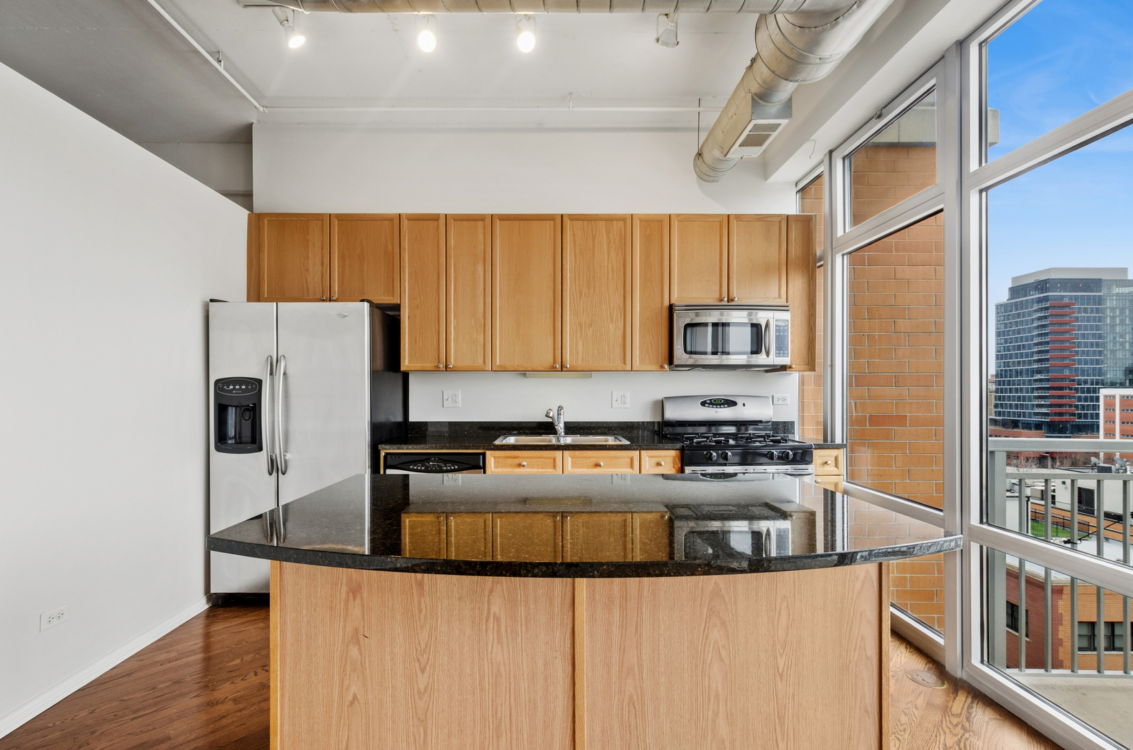 950 W Monroe Street 809