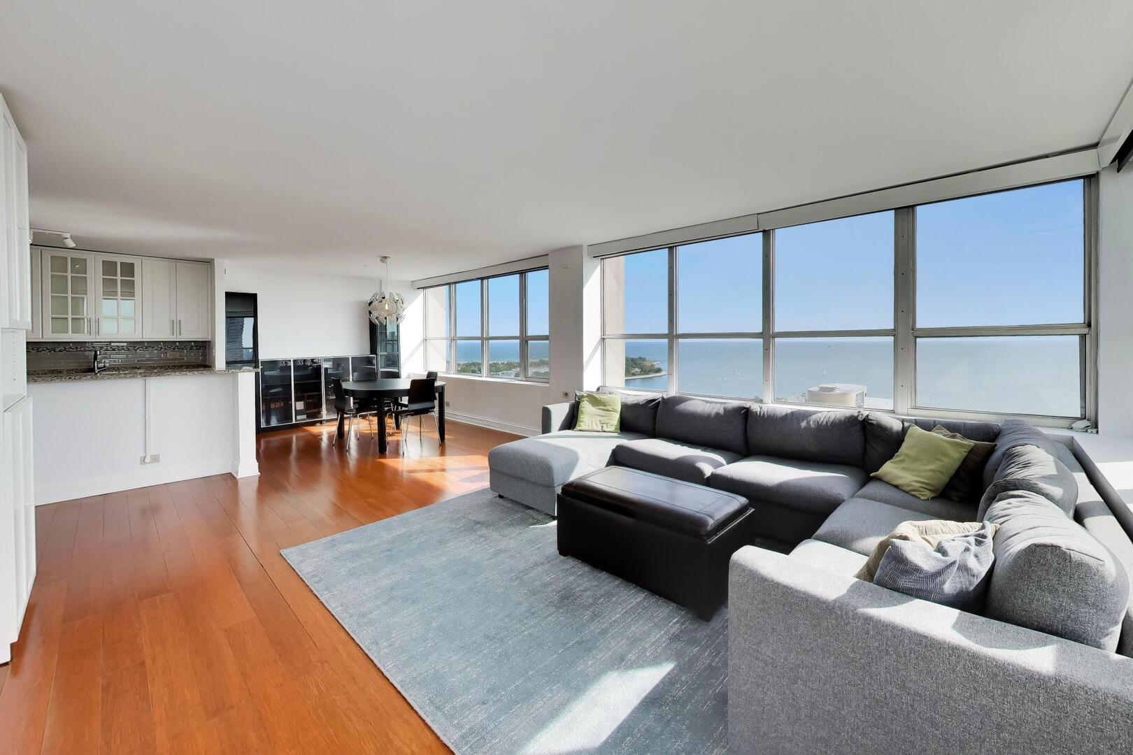 655 W IRVING PARK Road 2801