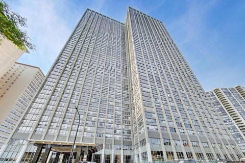 Photo of 655 W IRVING PARK Road #2801, Chicago, IL 60613 (MLS # 12758618)