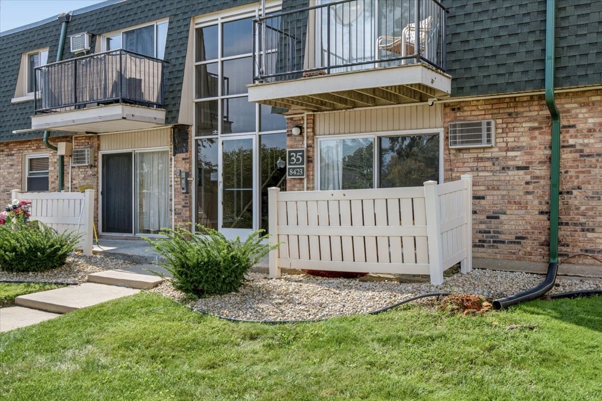 8423 W 99th Terrace 35-214