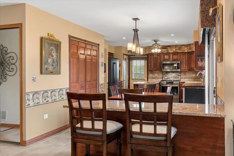 Tiny photo for 132 Ashcroft Drive, Bolingbrook, IL 60490 (MLS # 12587315)