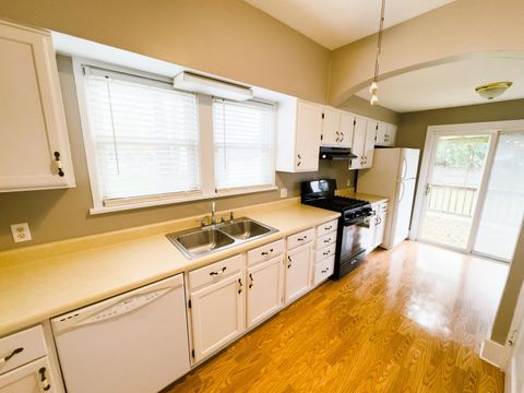 Tiny photo for 216 W Cleary Street, Pontiac, IL 61764 (MLS # 12515303)