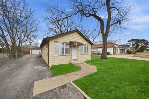Tiny photo for 8903 Central Avenue, Oak Lawn, IL 60453 (MLS # 12552103)