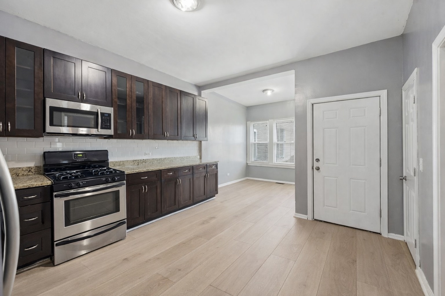 2302 N Hamlin Avenue