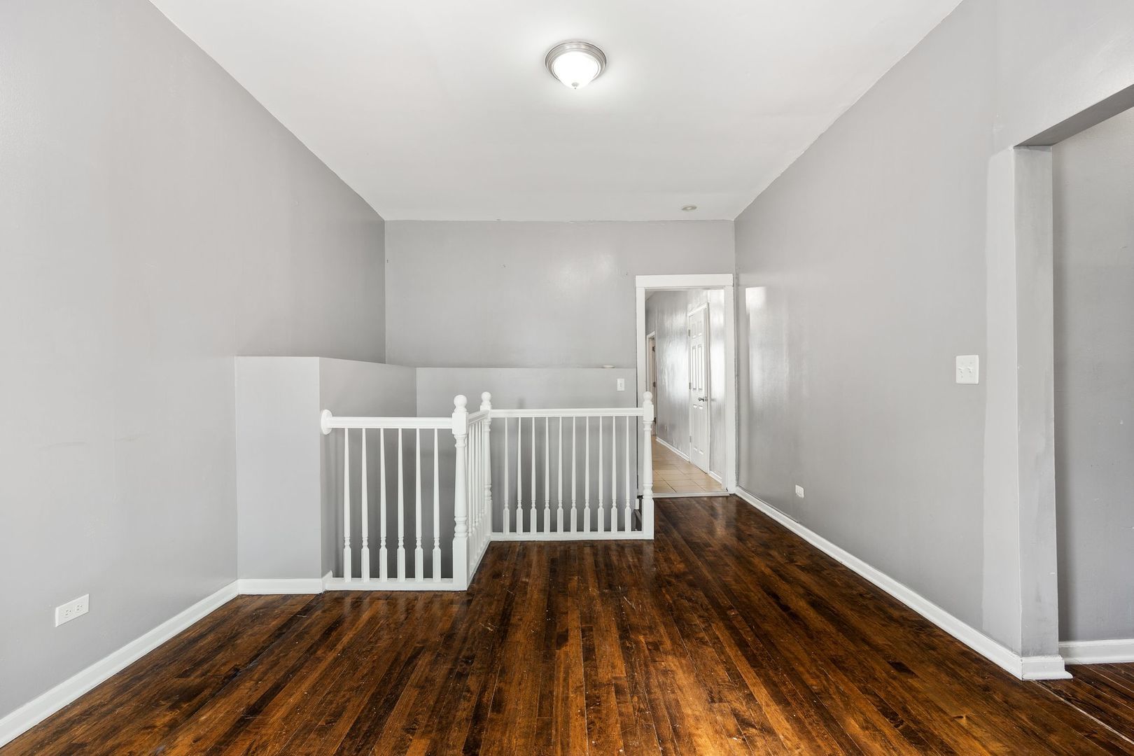 2302 N Hamlin Avenue