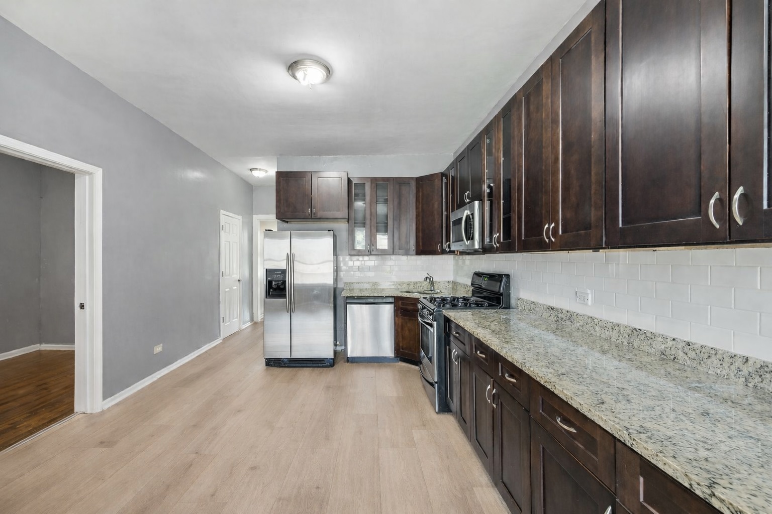 2302 N Hamlin Avenue