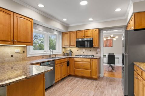 Tiny photo for 995 Georgetowne Lane, Barrington, IL 60010 (MLS # 12620465)