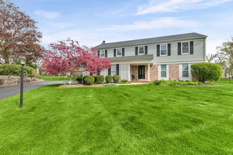 Photo of 995 Georgetowne Lane, Barrington, IL 60010 (MLS # 12620465)