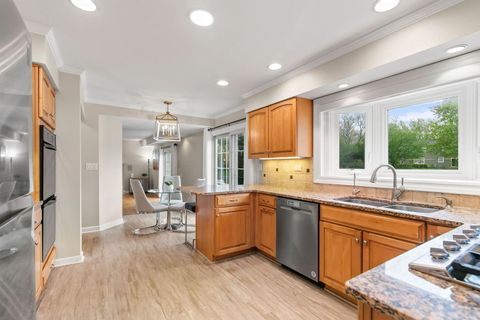 Tiny photo for 995 Georgetowne Lane, Barrington, IL 60010 (MLS # 12620465)
