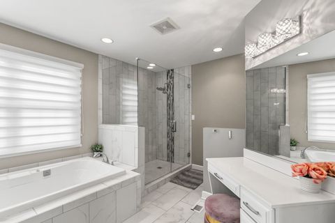 Tiny photo for 995 Georgetowne Lane, Barrington, IL 60010 (MLS # 12620465)