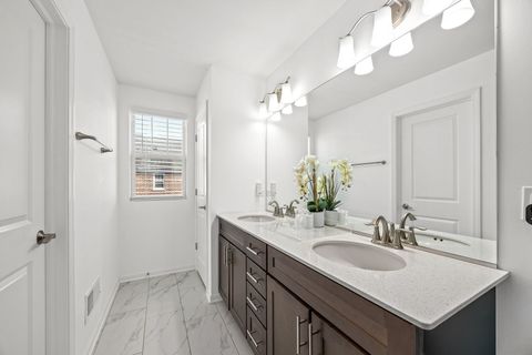 Tiny photo for 906 Coletta Circle, Naperville, IL 60563 (MLS # 12576609)