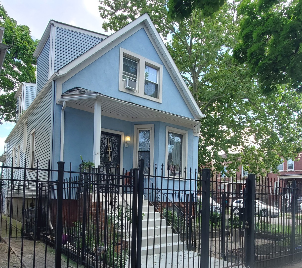 1401 N Keeler Avenue