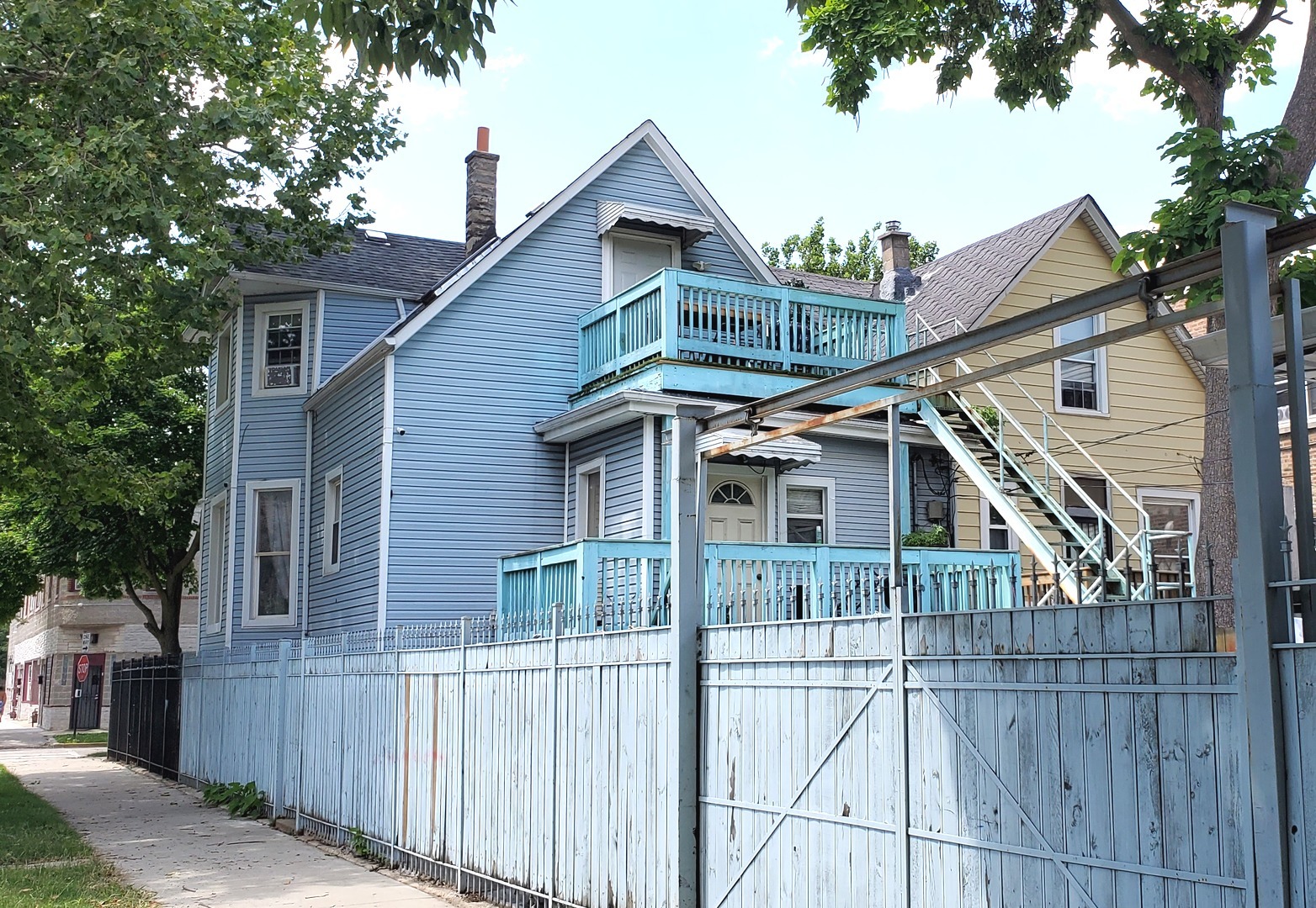 1401 N Keeler Avenue