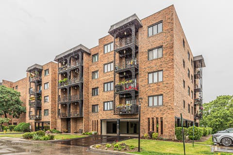 Tiny photo for 9382 Landings Lane #K307, Des Plaines, IL 60016 (MLS # 12681675)