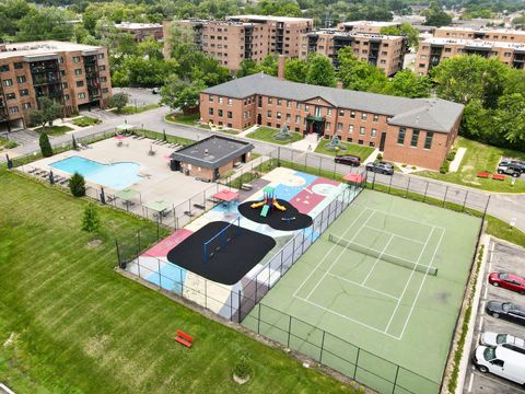 Tiny photo for 9382 Landings Lane #K307, Des Plaines, IL 60016 (MLS # 12681675)