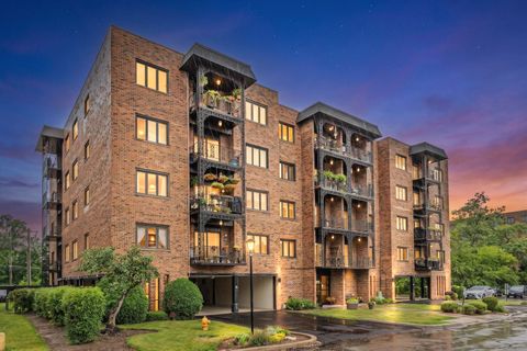 Photo of 9382 Landings Lane #K307, Des Plaines, IL 60016 (MLS # 12681675)