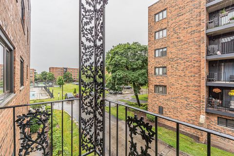 Tiny photo for 9382 Landings Lane #K307, Des Plaines, IL 60016 (MLS # 12681675)