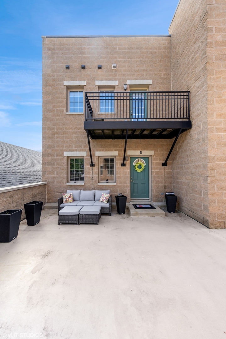 210 N Cass Avenue 6