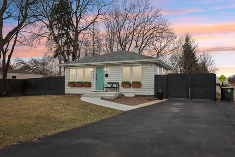 Photo of 502 N Smith Street, Palatine, IL 60067 (MLS # 12626361)